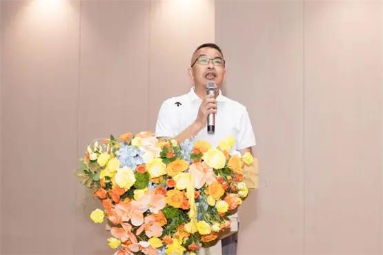 步履不停，爱心不止！意尔康“金秋助学”助力员工子女筑梦未来 