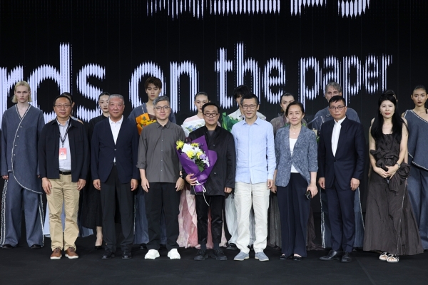 张家湾镇时尚产业聚集推介会暨中国国际时装周秀演盛大启幕 