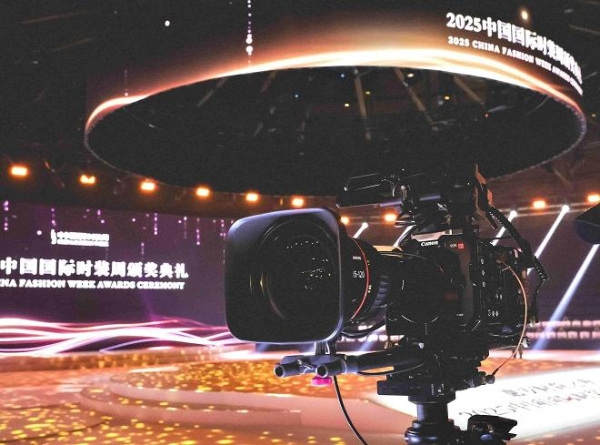 高质感与高效率并行 佳直播PRO助力中国国际时装周闭幕大秀圆满收官 