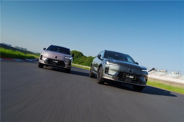 豪华超混第一车，沃尔沃全新XC70“七彩”亮相成都车展 