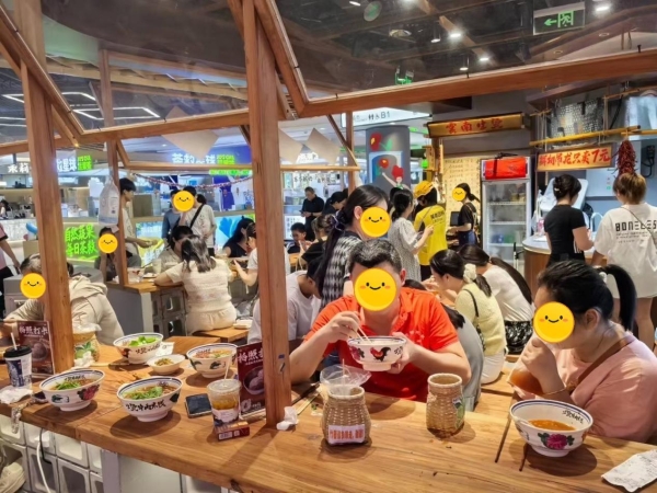 暑期狂飙！乔杉杉生烫牛肉米线70店同启，全国版图再扩容 