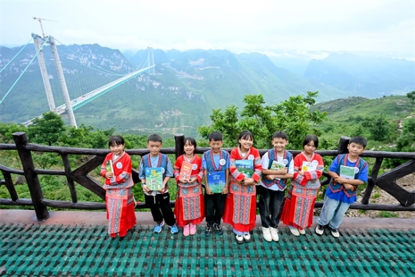 向大山出发：一场乡村阅读公益的年度轨迹 