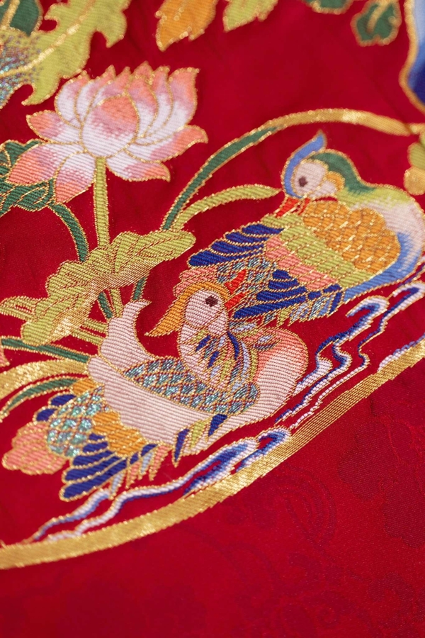 织造艺术表现提档升级 云锦博物馆新款吉服再突破皇后吉服记录 