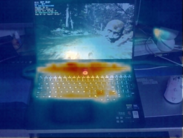 散热好、噪音低、性能强！AI高静游戏本联想拯救者Y9000P评测 