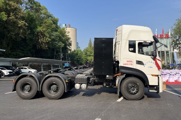 全链创新 更优TCO 东风新能源重卡赋能钢铁物流 