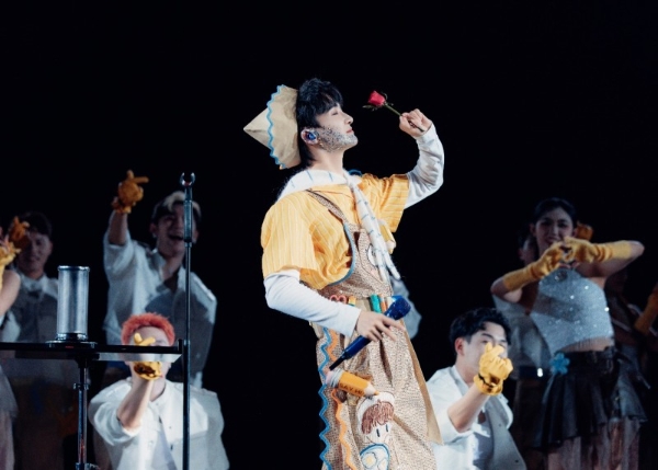 周深「深深的」巡回演唱会贵阳站落幕 七夕限定 家乡夜晚被歌声与烟火点亮 