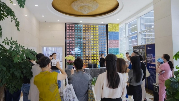长三角数十家主流媒体走进菌小宝，见证 “千亿活菌” 创新发展之路 
