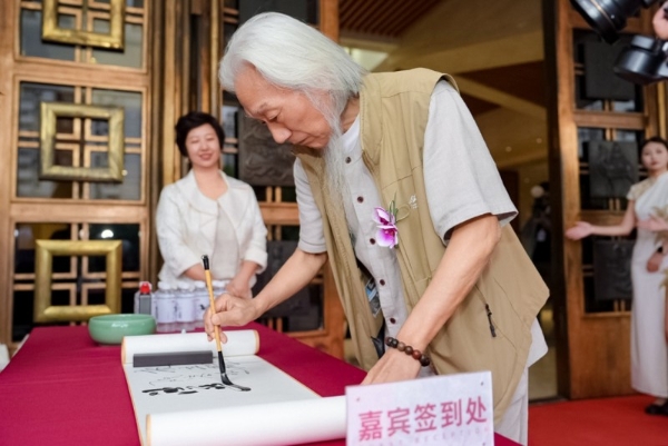 “驰骋万里—黄胄马欣乐师生画展”在炎黄艺术馆盛大开幕 
