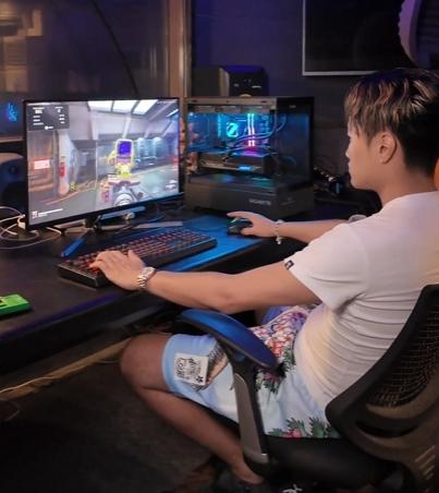 技嘉 AORUS 全明星计划持续发力：跨界联动多领域名人，定制全家桶主机彰显硬核实力 