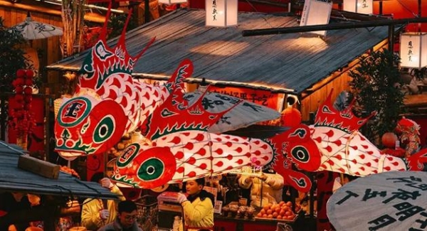 免费领票预约！假期去美林湖看打铁花、旗袍舞秀、鱼灯剧场...每天不重样！ 