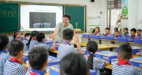 高途“我AI科学课·希望工程乡村教育赋能项目”在革命老区百色启动  