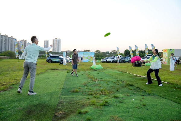 从办公室到旷野：绿盒王老吉×极氪用「吉刻去野」治愈中国年轻人的精神内耗 