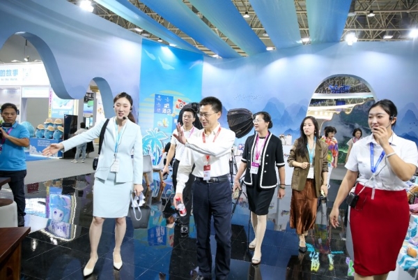 “锦绣山海潮·壮美新广西”精彩亮相 2025中国文化旅游产业博览会 