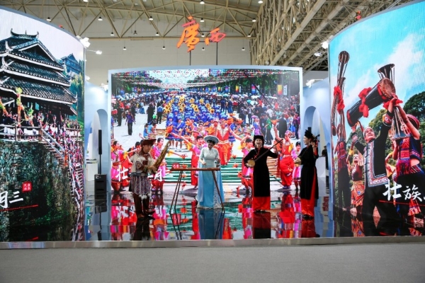 “锦绣山海潮·壮美新广西”精彩亮相 2025中国文化旅游产业博览会 