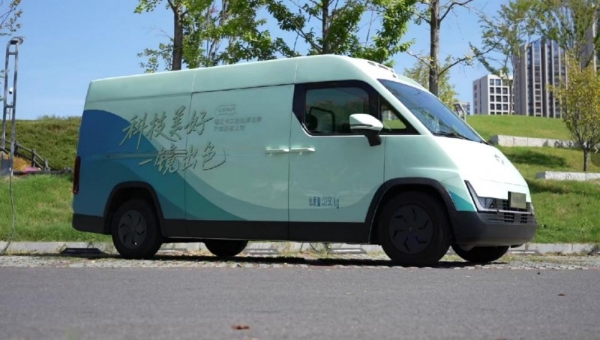 打卡长沙新体验——开卡文乐福9方冷藏车，做“甜意摆渡人” 