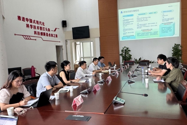 飞诺门阵新产品亮相服贸会，与中企会及多地达成战略合作 
