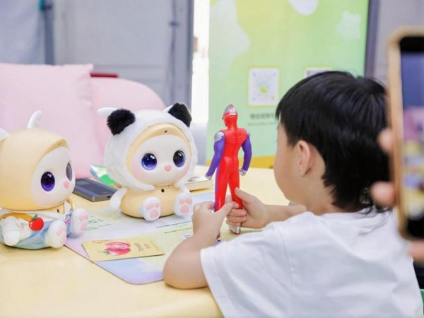 奇多多AI学伴亮相2025云栖大会，无界方舟用AI“慧眼”开启智能早教时代 