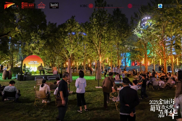 檐角摇秋阳，文脉焕新光！2025“白塔夜话”文化系列活动即将启幕，解锁千年古巷文商旅新体验 