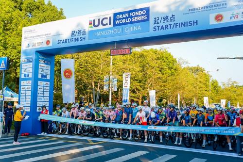 2025 UCI Gran Fondo 世界系列赛 中国杭州站圆满落幕 湘湖、千岛湖两站赛事点燃骑行热潮 