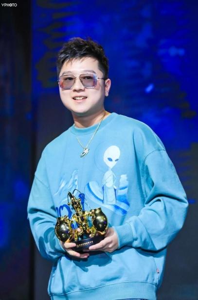 王以太《Love Me Later》巡演凯旋，再获融合嘻哈盛典双料大奖，国际巡演即将启航