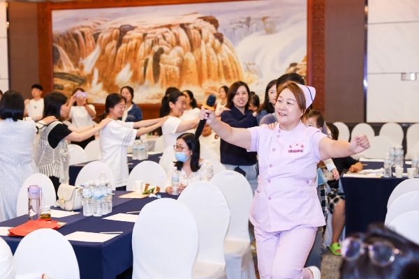 “平安家庭计划”多城开讲：专家赋能孕产家庭，解锁早期家庭教育新技能 