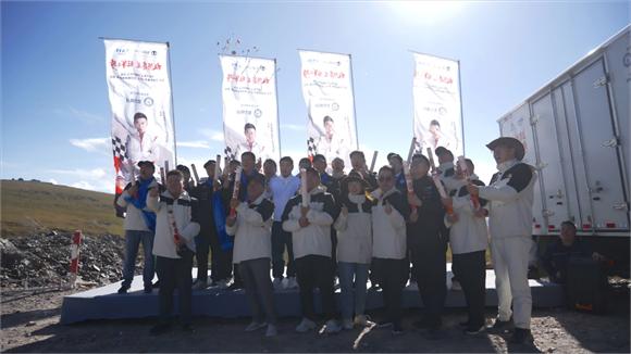 飞碟汽车巴音布鲁克封神之战：中国新能源轻卡征服魔鬼赛道 