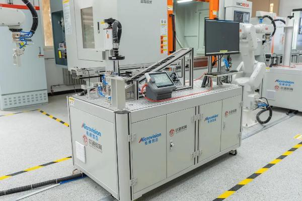 “还没毕业就被抢空”：维视智造这个实训室，让普通本科生起薪高出22% 