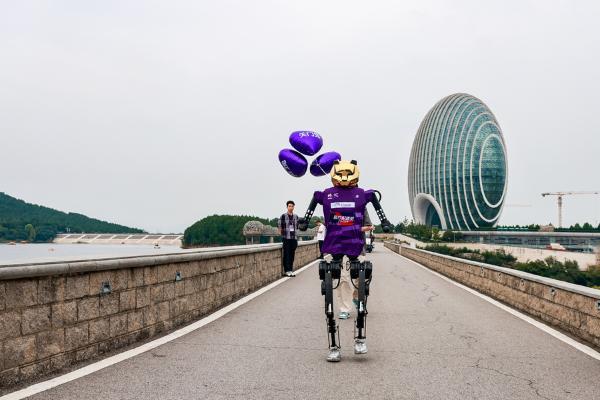 长城好汉 巅峰相见！ 2025怀柔长城马拉松暨扎耶德慈善跑成功举办 