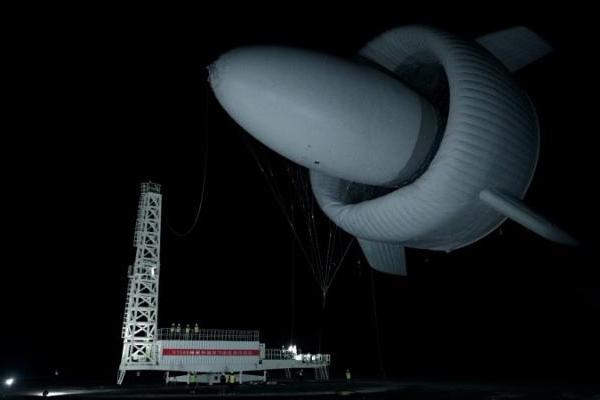 世界首台兆瓦级商用浮空风电系统完成戈壁工况试飞 