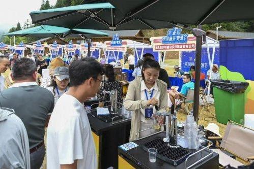 恩施联通来凤分公司全力做好网络通信保障助力首届藤茶啤酒节圆满落幕 