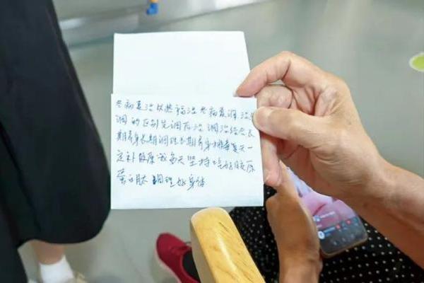 他们不是“老小孩”，可能是“未来的我们” 