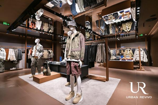 从规模第一到规则制定：UR以「中国潮流快时尚第一品牌」开启全球化新叙事 