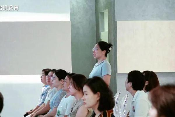 启帆教育线下公益讲座火热开讲，邓玉卓教你如何让孩子主动学习 