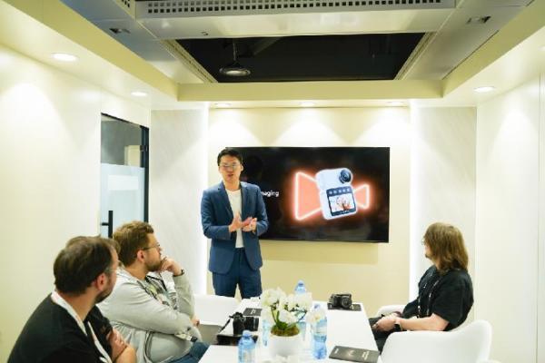 全球首款“听懂人话”运动相机亮相，光子跃迁LEAPTIC正式官宣 