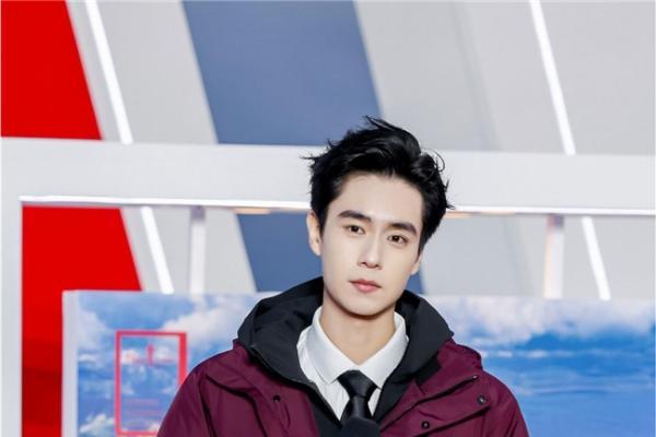 胡一天李兰迪演绎比音勒芬2025鹅绒系列，重新定义高端运动户外生活方式 