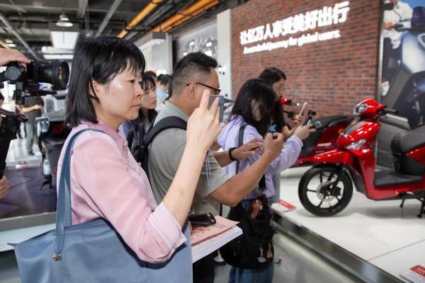 中宣部“活力中国调研行”｜江苏站赴无锡锡山实地采访
