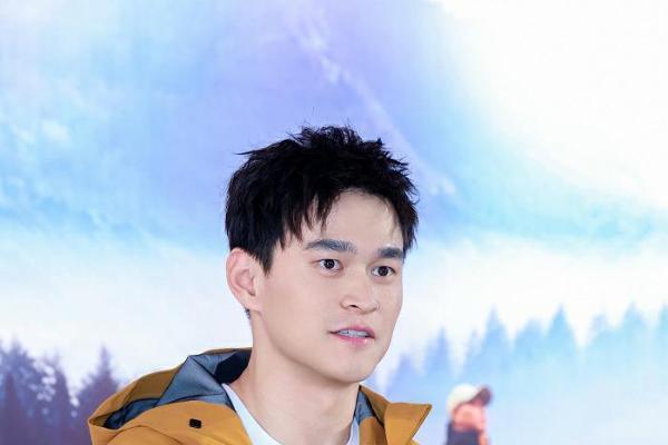 为热爱，护山海！孙杨携手361°轻野御屏冲锋衣赋能户外探索 