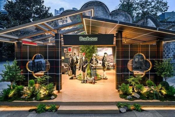 Barbour 诚邀韩东君莅临成都太古里，共庆Tartan经典格新主题快闪店耀然启幕 