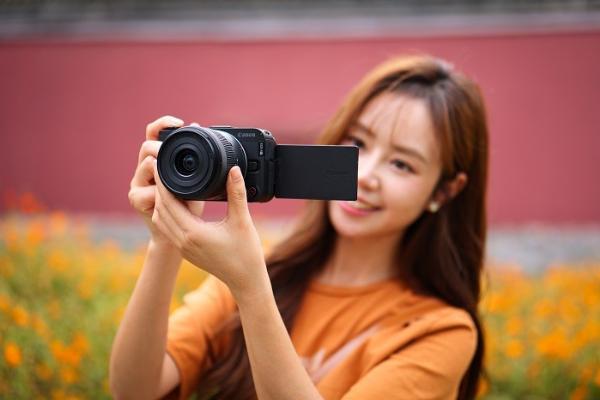 在胡同与北海间流转的光影 佳能EOS R50 V秋日氛围感体验 