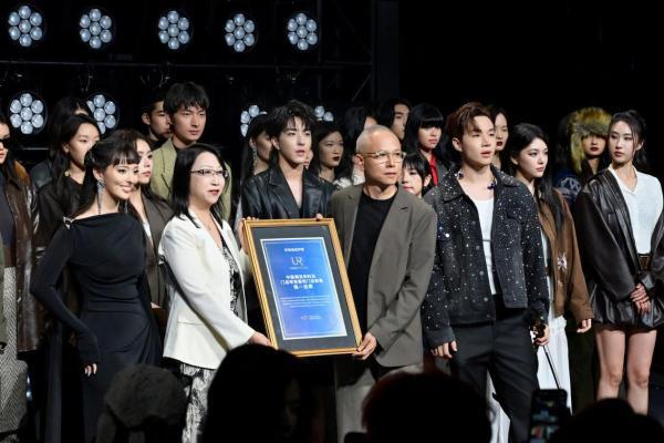从规模领先到规则重塑，“中国潮流快时尚第一品牌”UR以生而全球化启新篇 