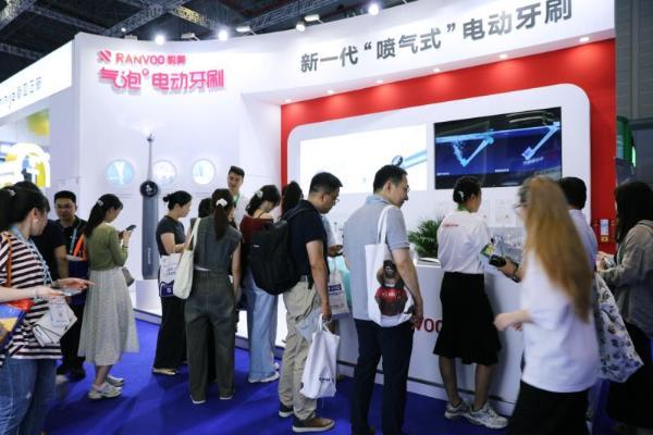 牙医力荐！锐舞喷气式电动牙刷新品于2025FDI世界口腔医学大会惊艳首发 