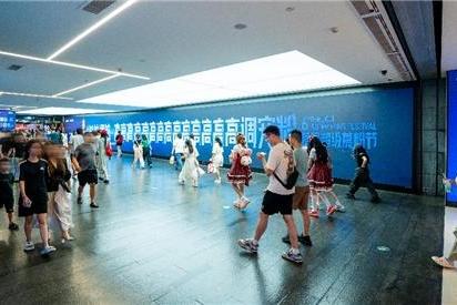 官宣品牌挚友希林娜依·高 2025慕思慕粉节高燃继续 