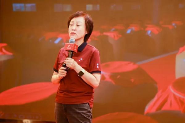 酣客君丰《重做》大讲堂走进宜兴 助力民企探寻新周期突围之道 