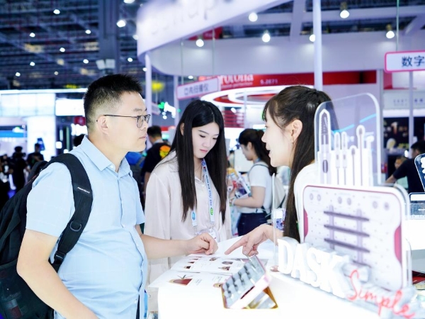 极简微创·焕新领航——登腾闪耀FDI 2025世界口腔大会，共筑口腔健康新未来