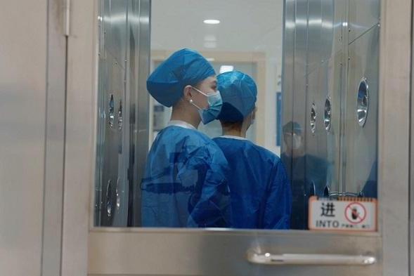 新华网实地探访嫚熙生产基地：日抛内裤从车间到成品，母婴级洁净看得见 