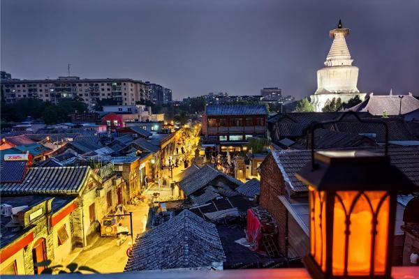 檐角摇秋阳，文脉焕新光！2025“白塔夜话”文化系列活动即将启幕，解锁千年古巷文商旅新体验 