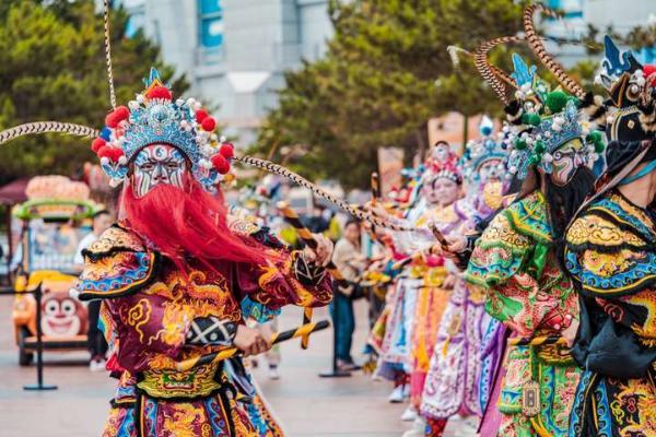 方特开启“双节”狂欢 国庆中秋打造合家欢乐盛宴 