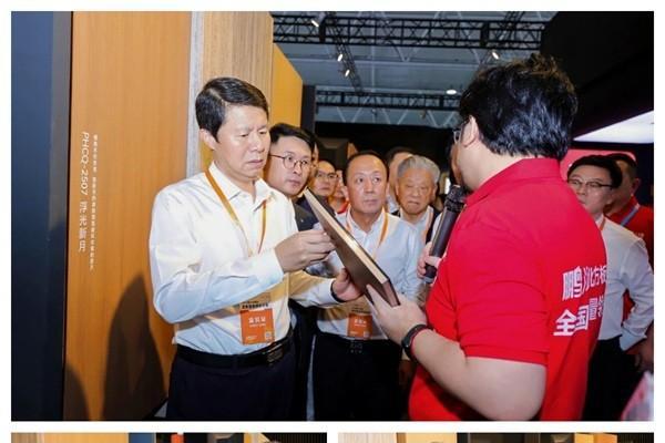 鹏鸿板材临沂木博会载誉而归，多元新品与沉浸式体验引领行业新潮 