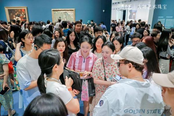 艺术之光，珠宝之韵，周大生大师艺术珠宝与品牌会员共赴艺术之约