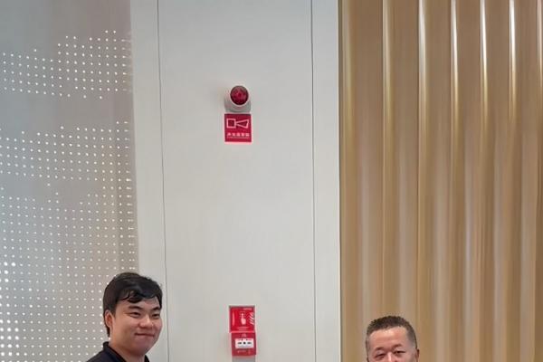 福耀科技大学开展AED急救培训<br/>伟雄文化传媒利用电影为校园安全筑起生命防线